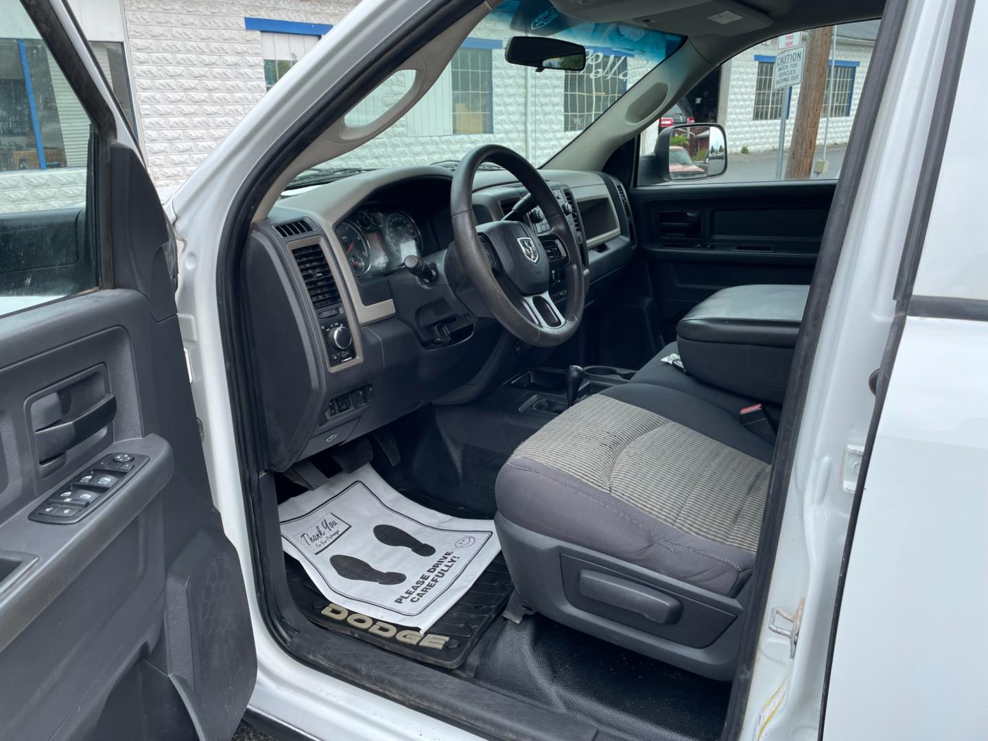 2012 White Dodge Ram 2500 ST Crew Cab LWB 4WD (3C6UD5HL2CG) with an 6.7L L6 OHV 24V TURBO DIESEL engine, 6-Speed Automatic transmission, located at 101 N. Main Street, Muncy, PA, 17756, (570) 546-5462, 41.207691, -76.785942 - Photo#5